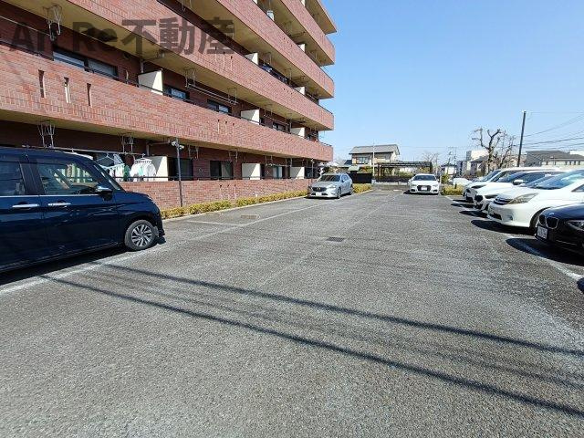 ヴァンテアンの駐車場
