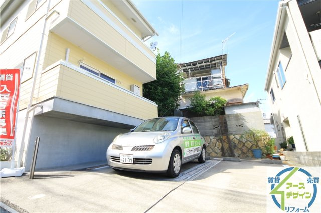 ソレアードⅢの駐車場