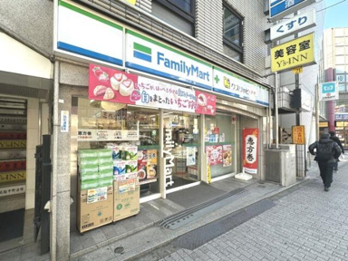 ファミリーマート　薬…まで62m