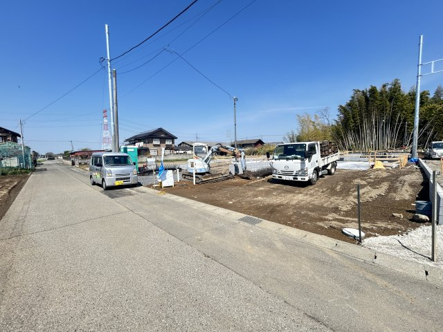 新築　太田市新田上江田町第1　クレイドルガーデン　１号棟の前面道路含む現地写真|現地写真　南側接道幅員約4.5ｍ