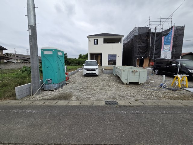 新築　太田市新田上江田町第1　クレイドルガーデン　１号棟の駐車場|現地写真　駐車スペースは並列3台分可能です！
