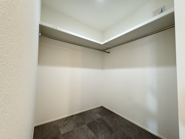 ＼新築モデルハウス／　好評販売中！　浜松市中央区楊子町１期　全１邸のランドリースペース|洗面の横はウォークインクローゼットになっています。