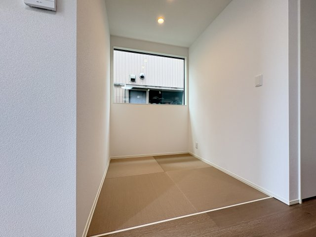 ＼新築モデルハウス／　好評販売中！　浜松市中央区楊子町１期　全１邸の和室|キッチンからすぐ見える和室です。