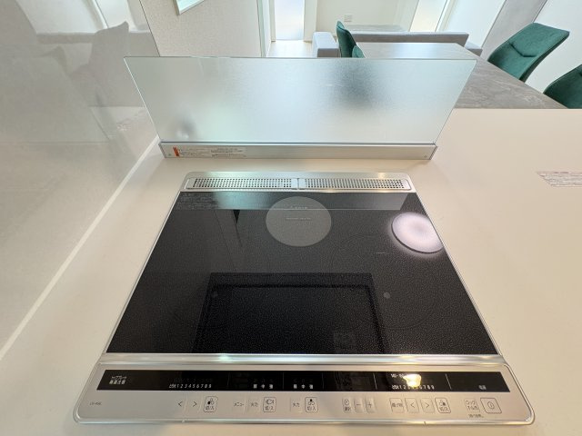 ＼新築モデルハウス／　好評販売中！　浜松市中央区楊子町１期　全１邸のキッチン|IHコンロです。