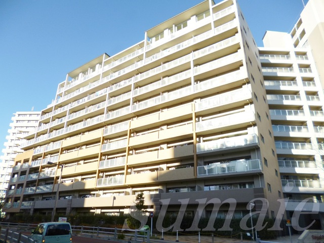 ロイヤルパークスリバーサイドの外観|重厚感のある立派な外観です♪