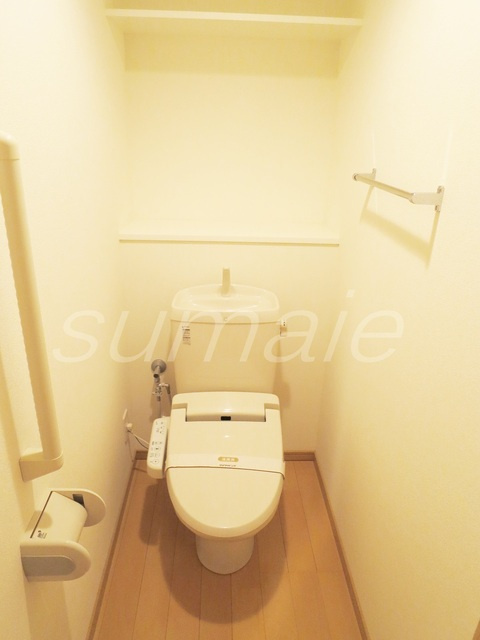 ロイヤルパークスリバーサイドのトイレ|嬉しいウォシュレット付きのトイレです☆