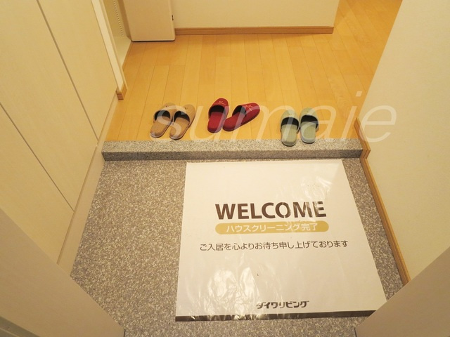 ロイヤルパークスリバーサイドの玄関|シューズBOX付きの玄関です☆