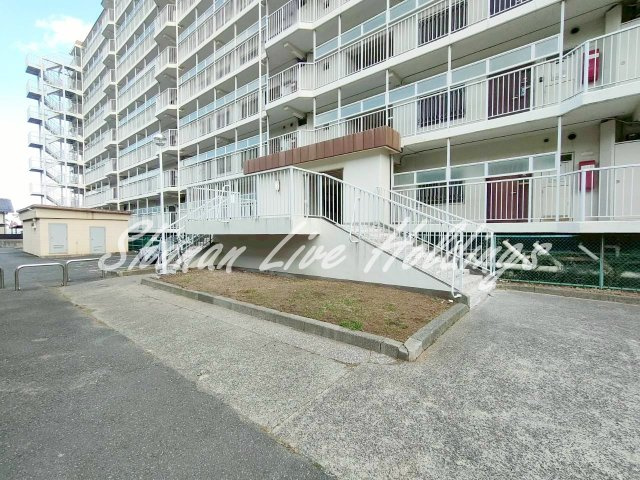 テレパレス横須賀のエントランス|大規模改修中♪オートロック付きます！※