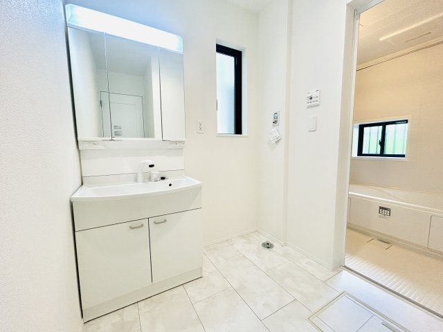 千葉市若葉区みつわ台1丁目　３棟【現地販売】の洗面所