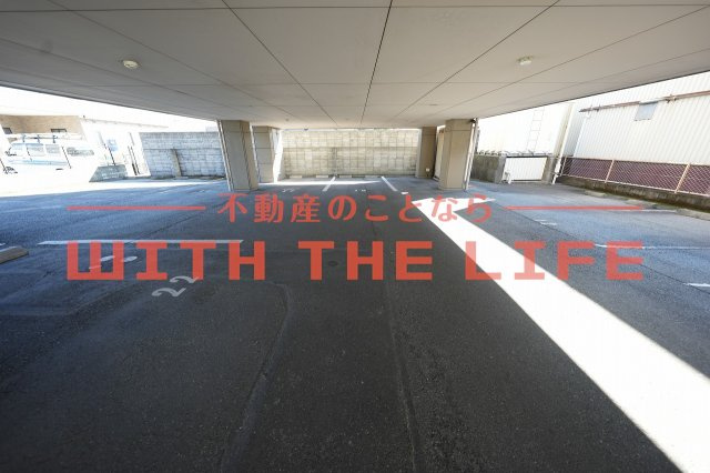 ローズガーデンⅡ【キャンペーン対象物件】の駐車場|駐車スペースもあります