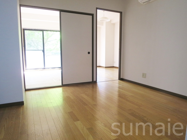 フレグランス田端の寝室|キッチンから見たリビングです☆