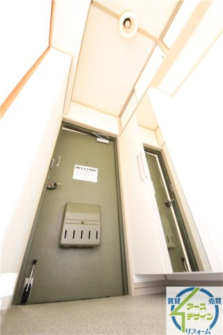 第一コーポ学苑の玄関