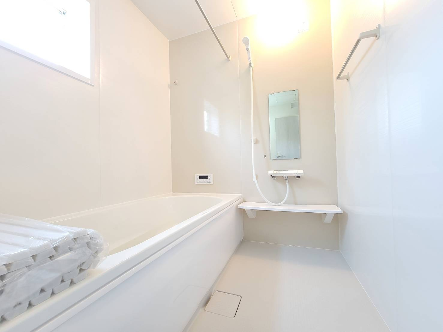 【LiveleGarden】宇都宮市岩曽町 第3 全2邸の外観|〇只今建築中〇
長期優良住宅は今もこれからも次世代にわたって住み続けられる安心の住まい♪耐震性、省エネルギー性能に優れ長く安全で快適な暮らしを叶えます。税制面でも優遇措置が受けられます♪
