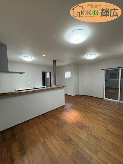【居間・リビング】 | 加古郡播磨町北本荘1丁目　中古戸建