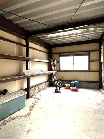 米子市観音寺新町２丁目　倉庫の内装