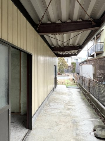 米子市観音寺新町２丁目　倉庫の玄関