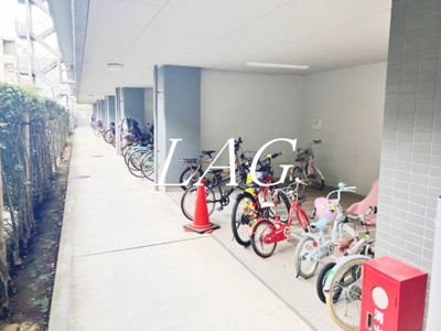 【その他共用部分】 | カルム草加 | 駐輪場です。