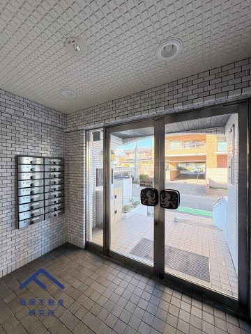 ライオンズマンション野間のエントランス