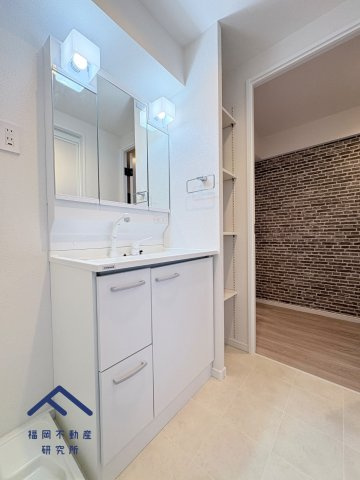 ライオンズマンション野間の独立洗面台