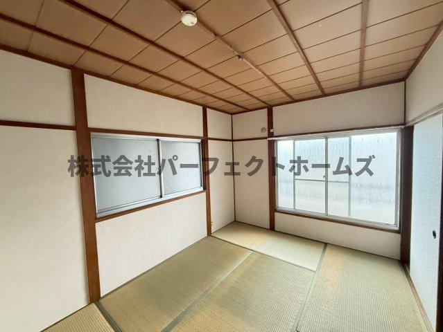松丘町戸建　賃貸の和室|落ち着いた雰囲気の和室付きです