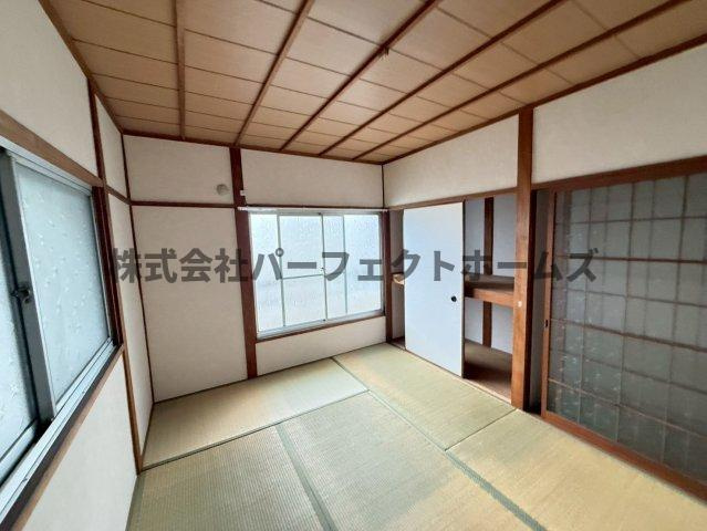 松丘町戸建　賃貸の和室|落ち着いた雰囲気の和室付きです