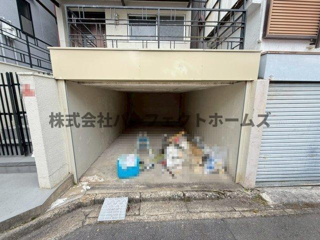 松丘町戸建　賃貸の駐車場|駐車スペースもあります