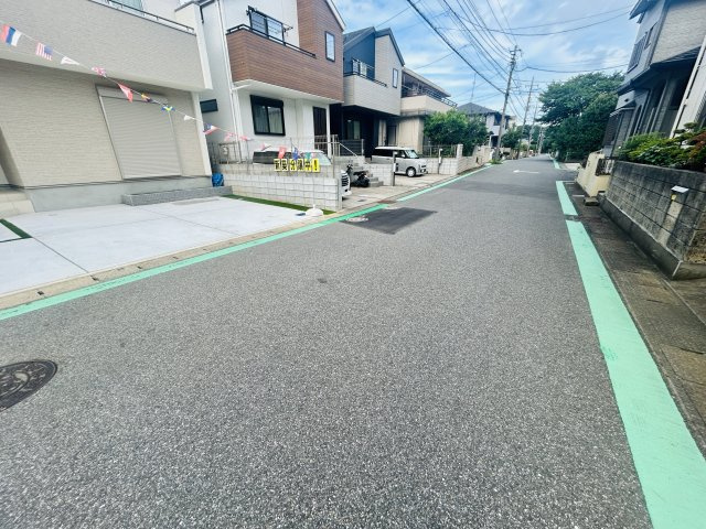 千葉市花見川区宮野木台４丁目２３３番の前面道路含む現地写真