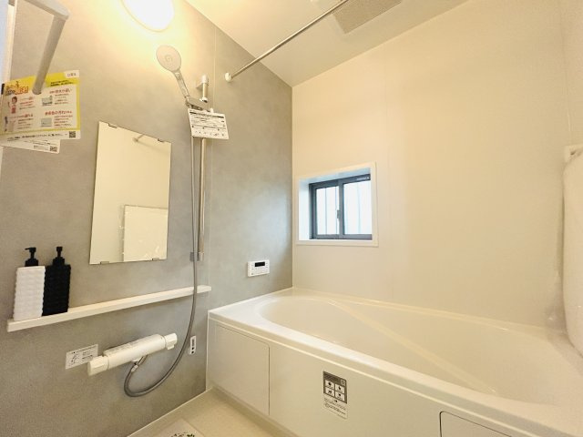 千葉市花見川区宮野木台４丁目２３３番の浴室