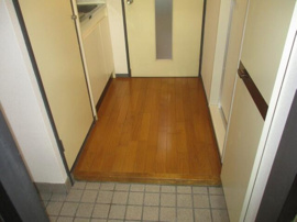 玄関横シューズボックス有り