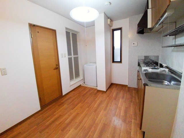 メゾン琵琶町の居間・リビング