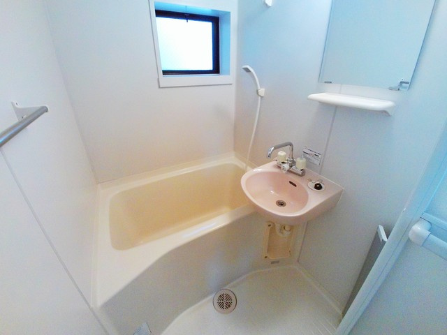 メゾン琵琶町の浴室