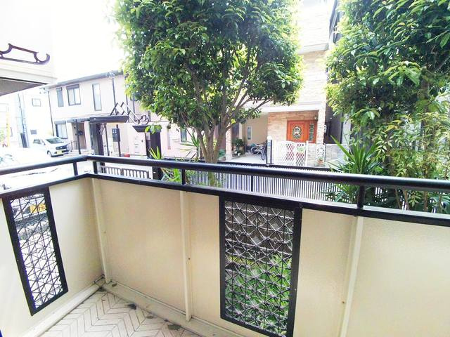 メゾン琵琶町のバルコニー