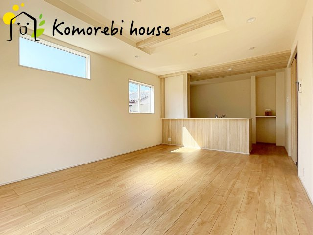 鴻巣市本町7丁目　新築一戸建て　ブルーミングガーデン　03の居間・リビング|居間です