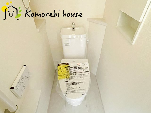 鴻巣市本町7丁目　新築一戸建て　ブルーミングガーデン　03のトイレ|トイレです