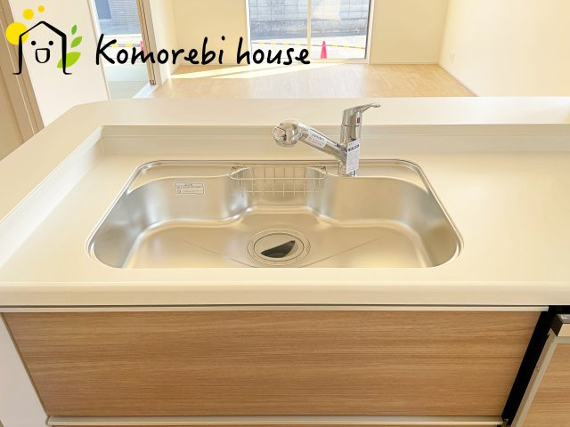 鴻巣市本町7丁目　新築一戸建て　ブルーミングガーデン　03のキッチン|キッチンでお料理をお楽しみください