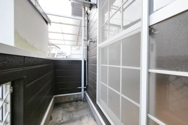 太宰府市朱雀１丁目のアパートのバルコニー|別号数タイプ