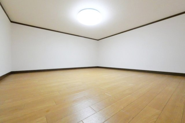 太宰府市朱雀１丁目のアパートの居間・リビング|別号数タイプ