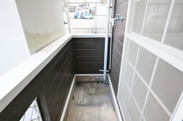 太宰府市朱雀１丁目のアパートのバルコニー|別号数タイプ