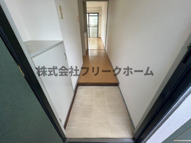 メゾンドール三鷹の玄関