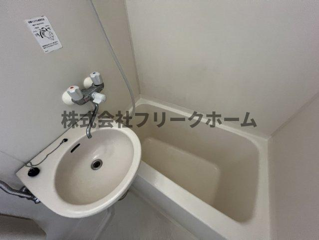 メゾンドール三鷹の浴室