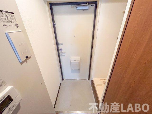 コスモコート大南の玄関