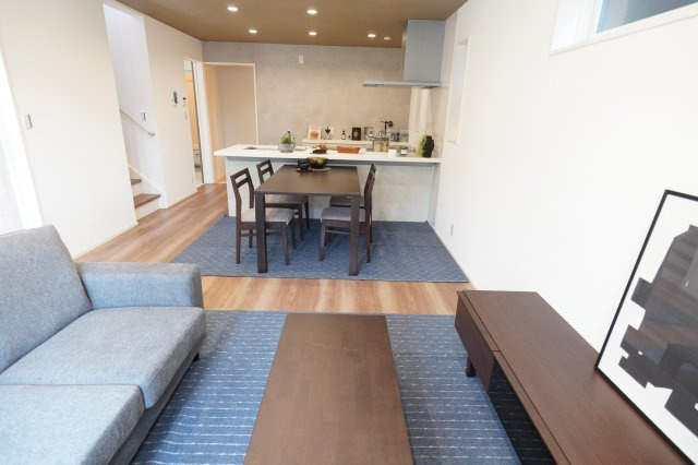 【居間・リビング】の画像