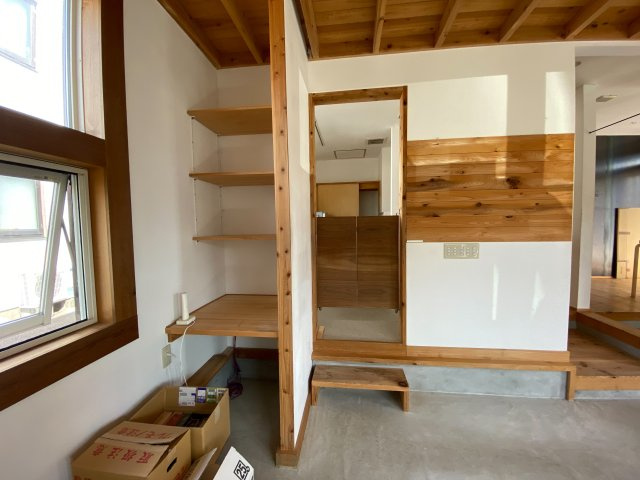 泉馬場店舗の内装