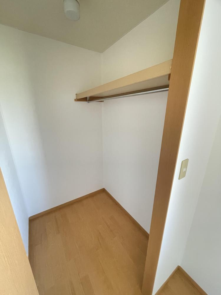 パナハイツヴィレッジBの収納|ウォークインクローゼット