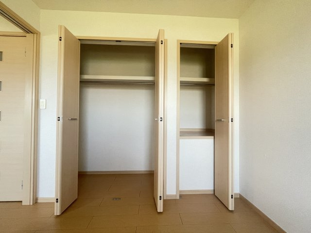 シュティル　鏡　Ｂの収納