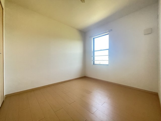 シュティル　鏡　Ｂの内装