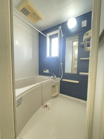 シュティル　鏡　Ｂの浴室