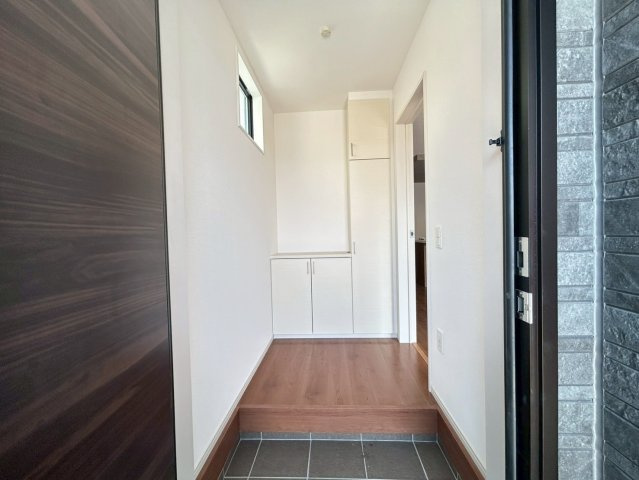 新築戸建　一宮市多加木1期　全3区画分譲の玄関|大容量のシューズ収納付きで玄関周りもすっきり！