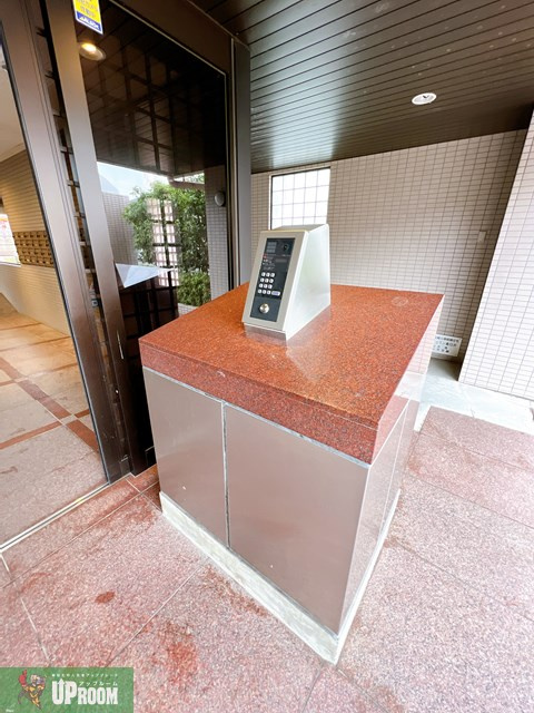 ロジュマン春日井のエントランス