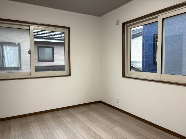 新潟市西蒲区升潟の洋室